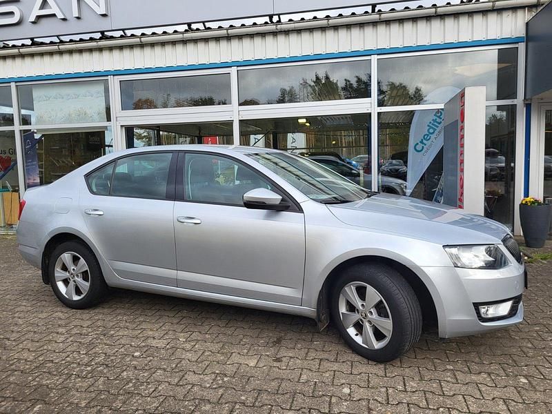 Gebraucht Skoda Octavia Elegance 105 PS (77 kW) 2014 Silber Limousine