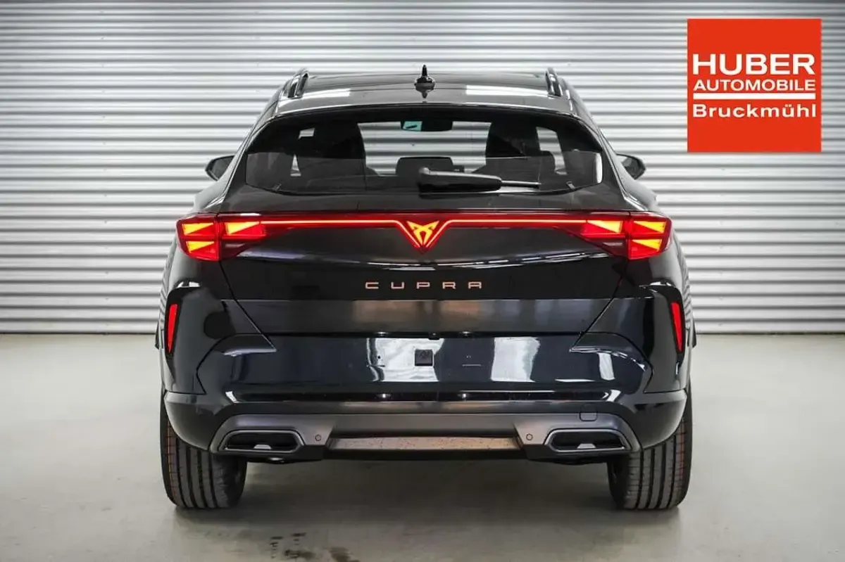 Nowe Cupra Formentor 150 KM (110 kW) 2026 Czarny SUV