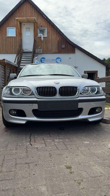 Silber Gebraucht 2002 BMW 330 Performance Limousine | 8.000 € (Fairer Preis) - Bild 1/4