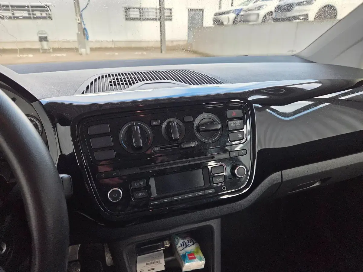 Gebraucht VW up! 60 PS (44 kW) 2016 Schwarz Kleinwagen