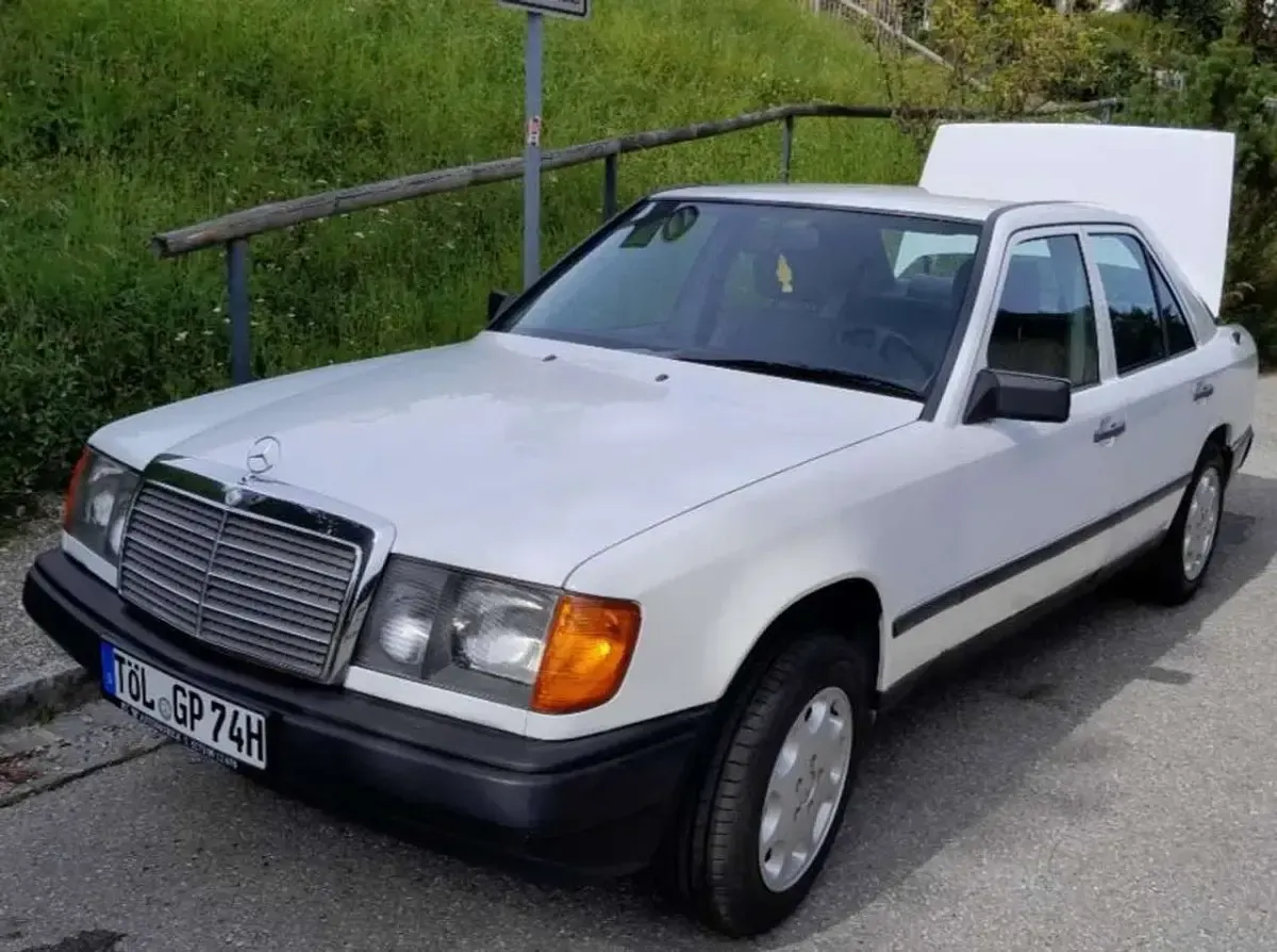 Gebraucht Mercedes 230 132 PS (97 kW) 1989 Weiß Limousine