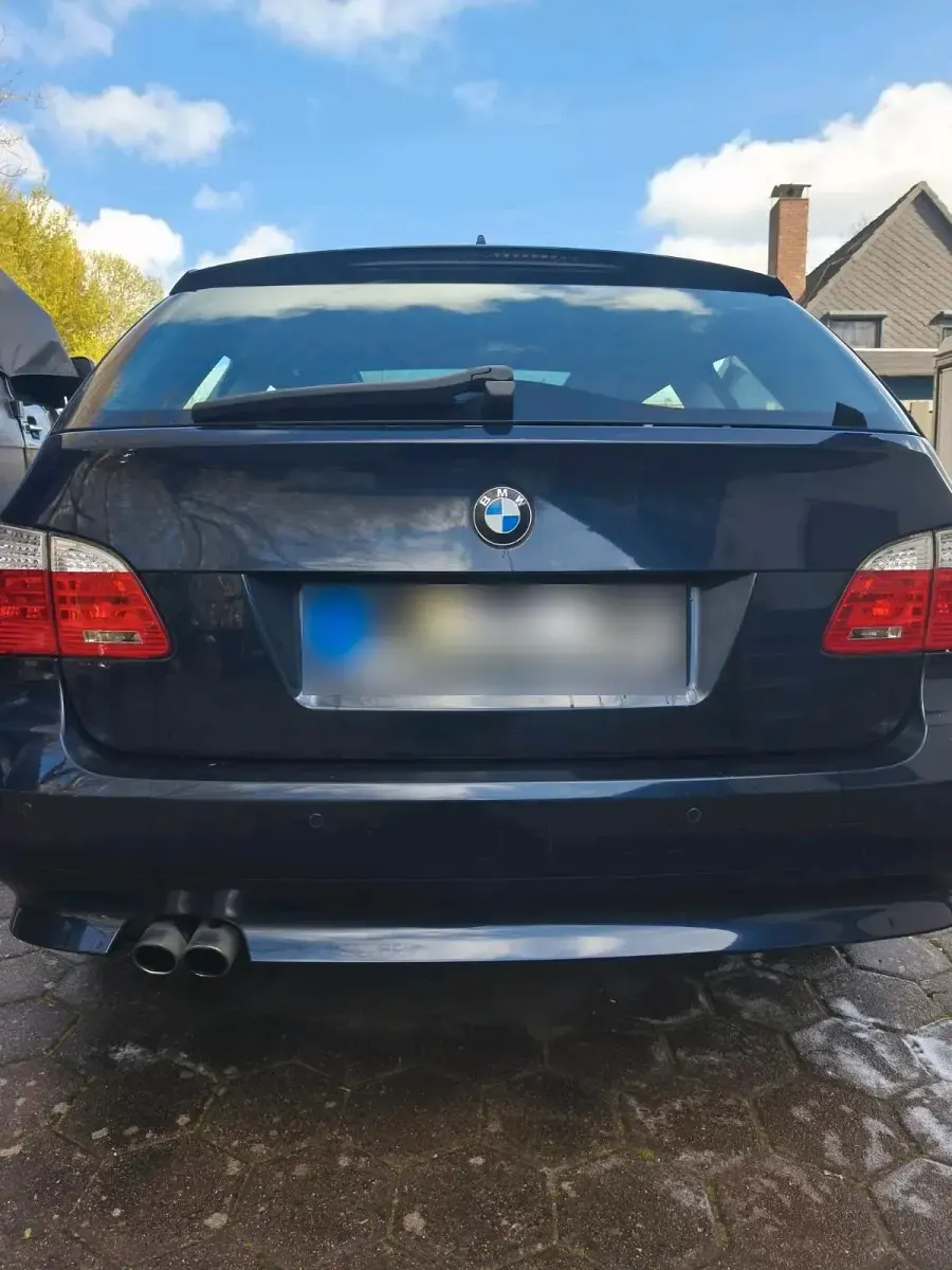 Gebraucht BMW 525 197 PS (144 kW) 2009 Blau Kombi