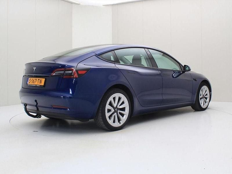 Usado Tesla Model 3 Standard Range 225 kW (306 CV) 2023 Azul Berlina