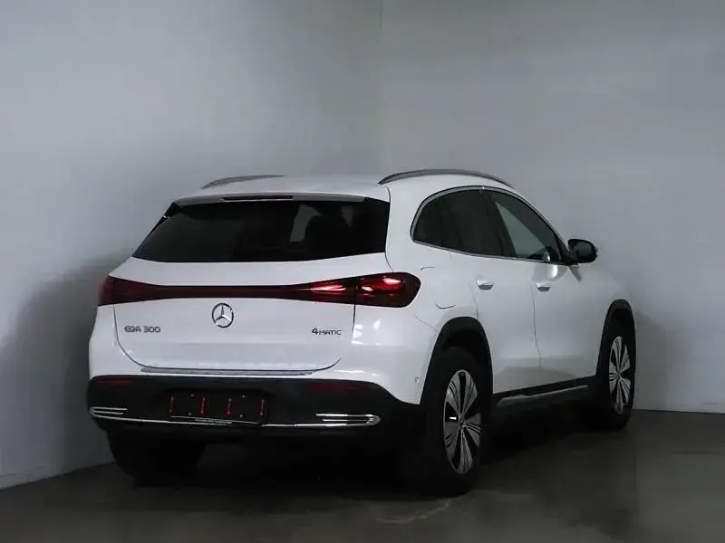 Gebraucht Mercedes EQA300 Progressive 167 kW (228 PS) 2025 Weiß SUV