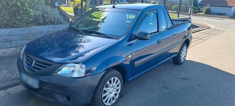 Blau Gebraucht 2009 Dacia Logan Limousine | 3.500 € (Teuer) - Bild 1/4