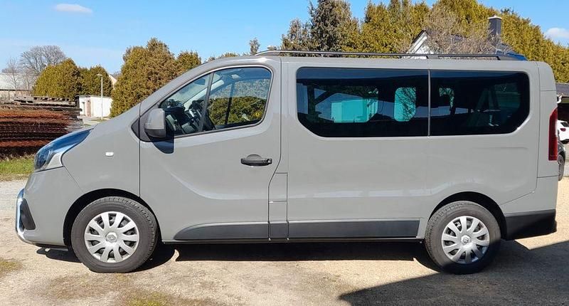 Gebraucht Renault Trafic Expression 121 PS (88 kW) 2019 Grau Van / Kleinbus