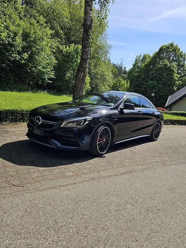 Schwarz Gebraucht 2017 Mercedes CLA45 AMG AMG Coupé | 38.000 € (Teuer) - Bild 1/4