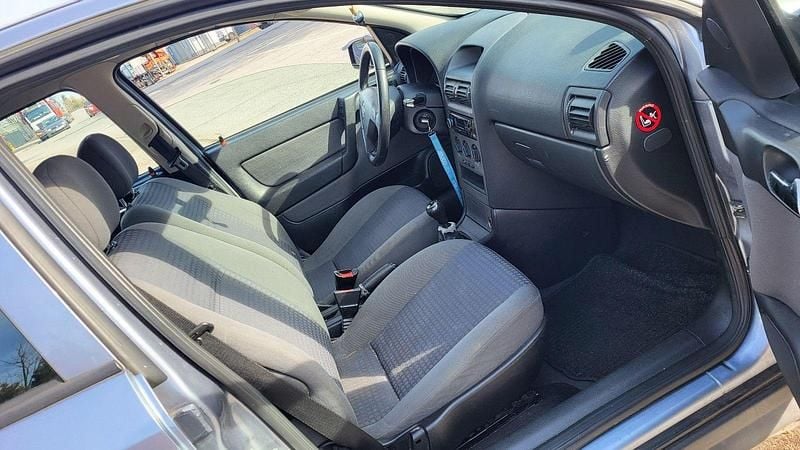 Gebraucht Opel Astra Elegance 84 PS (61 kW) 2004 Grau Limousine