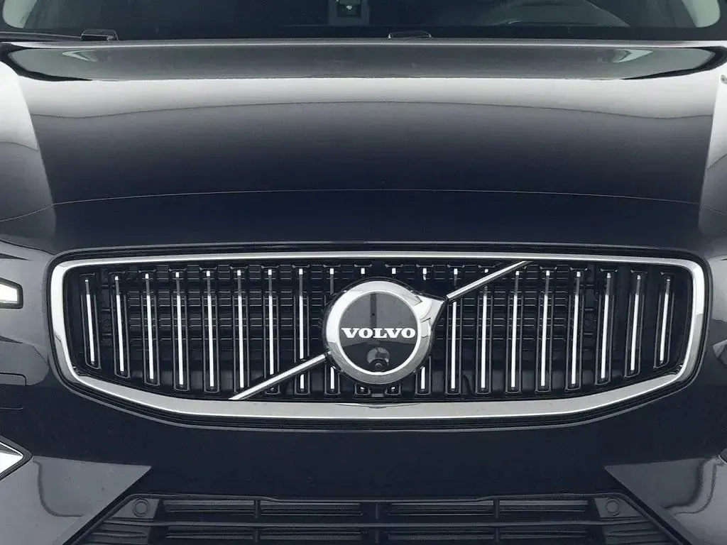 Gebraucht Volvo V60 Plus 349 PS (256 kW) 2025 Schwarz Kombi