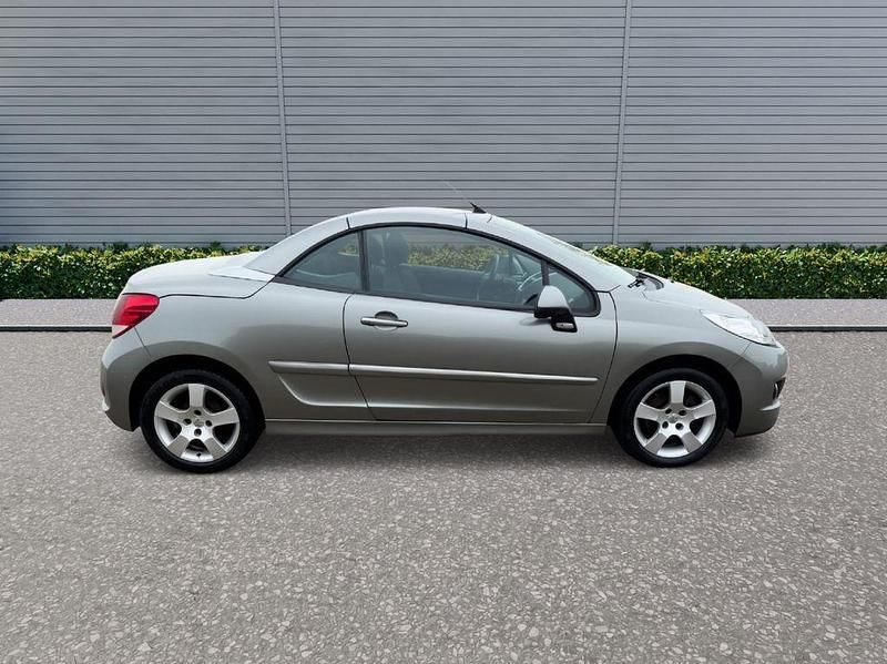 Gebraucht Peugeot 207 CC Platinum 120 PS (88 kW) 2011 Grau Cabrio