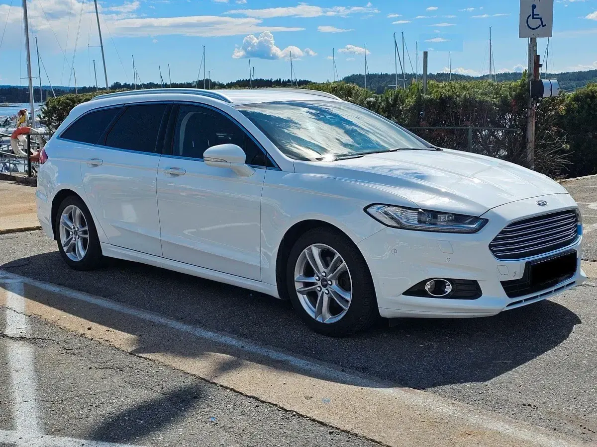 Gebraucht Ford Mondeo Titanium 120 PS (88 kW) 2017 Weiß Kombi