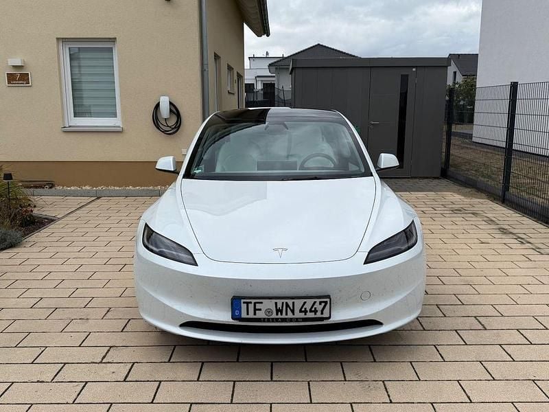 Gebraucht Tesla Model 3 Standard Range 208 kW (283 PS) 2024 Weiß Limousine