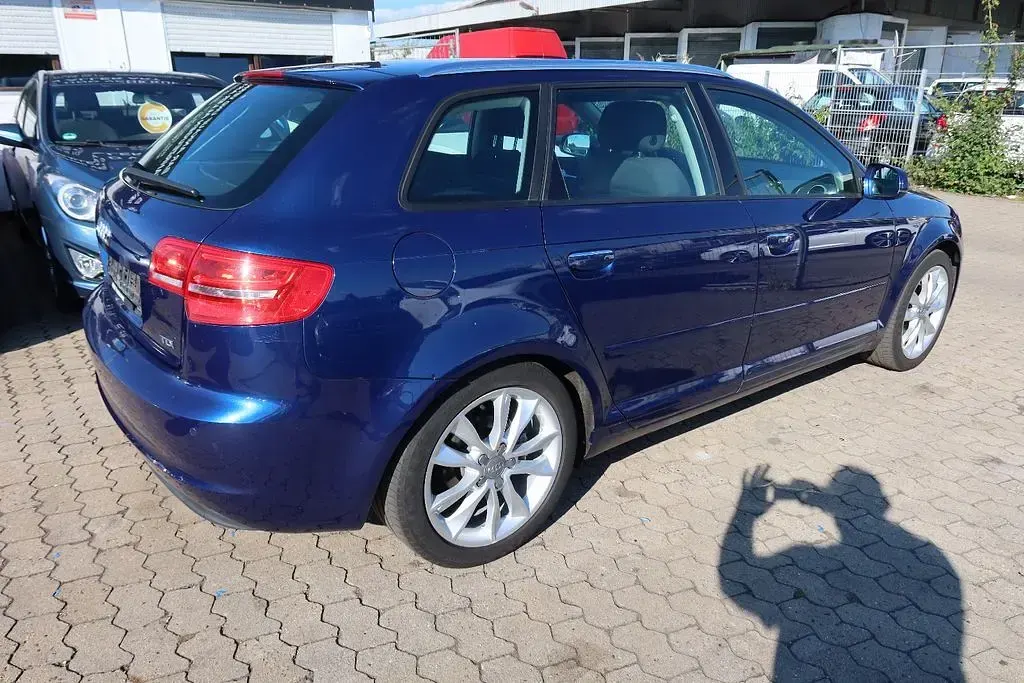 Gebraucht Audi A3 Sportback Sport 140 PS (102 kW) 2011 Blau Kleinwagen