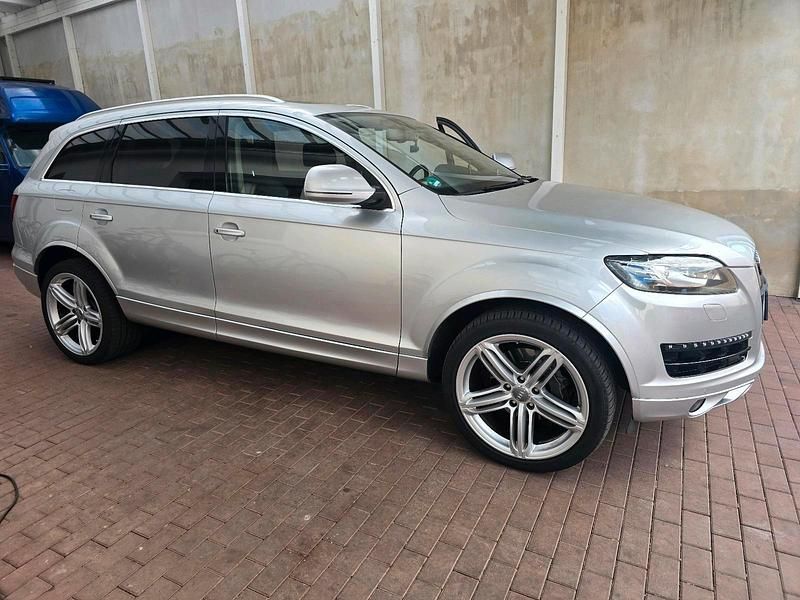 Silber Gebraucht 2010 Audi Q7 SUV | 15.500 € (Fairer Preis) - Bild 1/4