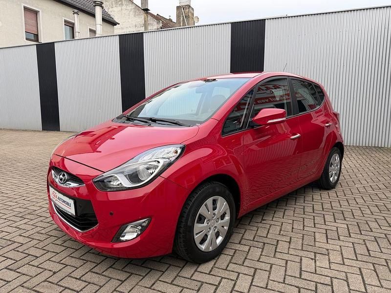 Gebraucht Hyundai ix20 Trend 90 PS (66 kW) 2015 Rot Kleinwagen
