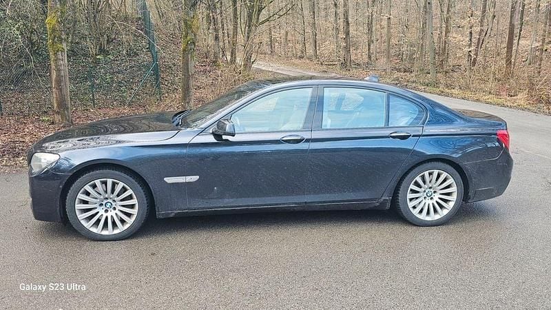 Gebraucht BMW 750 Shadowline 408 PS (300 kW) 2010 Schwarz Limousine