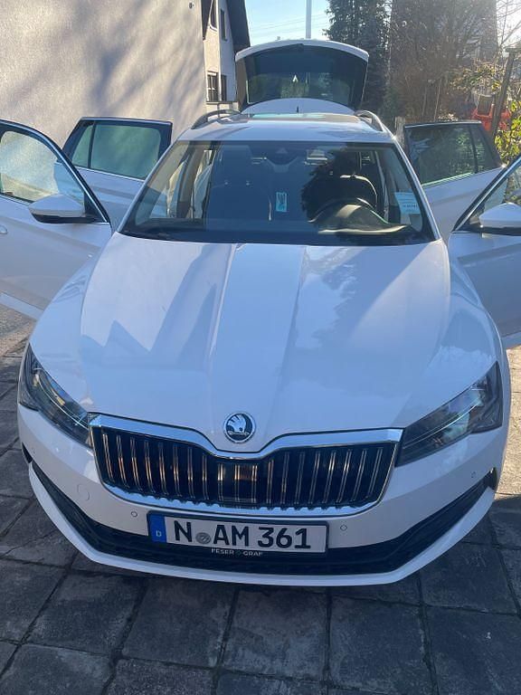Gebraucht Skoda Superb Ambition 190 PS (139 kW) 2020 Weiß Kombi