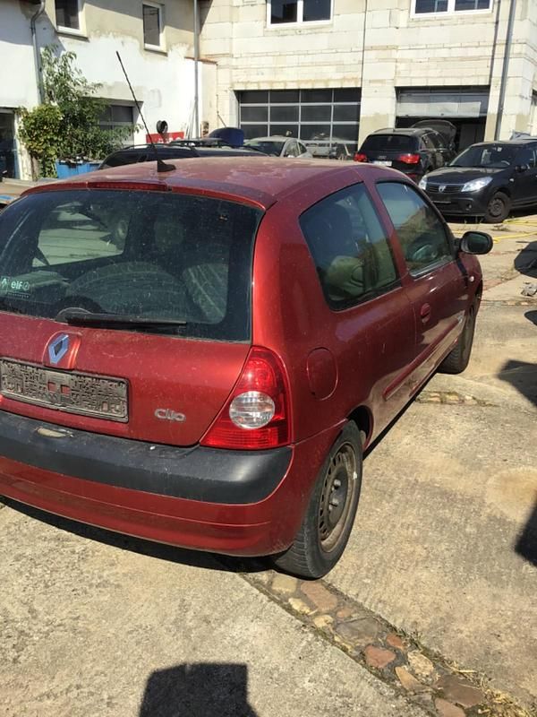 Gebraucht Renault Clio II 82 PS (60 kW) 2004 Other Kleinwagen