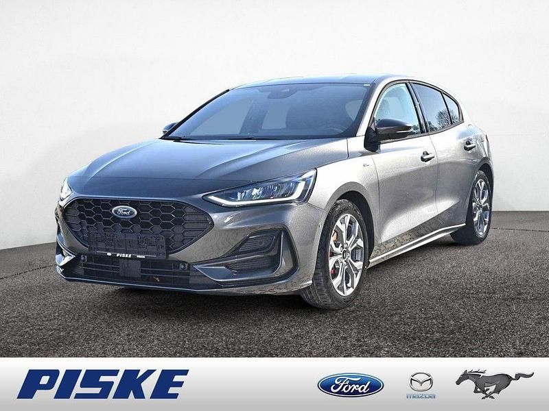 Grau Gebraucht 2025 Ford Focus ST-Line Limousine | 26.785 € (Etwas zu teuer) - Bild 1/4