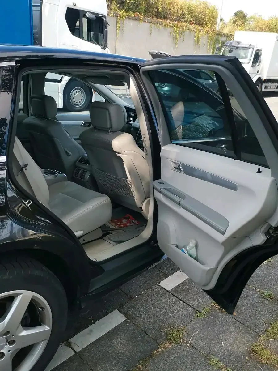 Gebraucht Mercedes R320 224 PS (164 kW) 2007 Schwarz Kombi