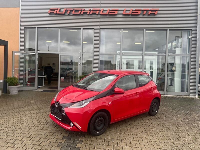 Super red 5 Gebraucht 2016 Toyota Aygo X-play Kleinwagen | 5.990 € (Fairer Preis) - Bild 1/4