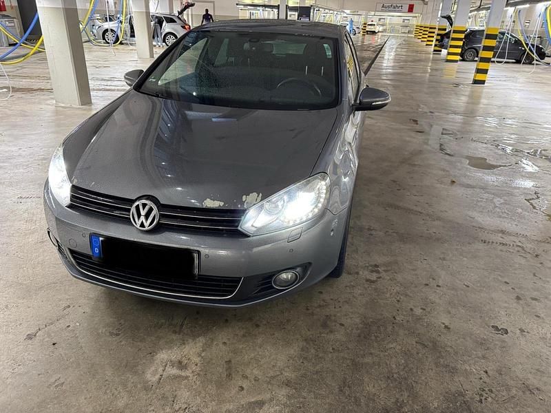 Grau Gebraucht 2012 VW Golf VI R-line Kleinwagen | 10.999 € - Bild 1/4