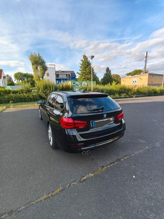 Gebraucht BMW 320 Advantage 190 PS (139 kW) 2016 Schwarz Kombi