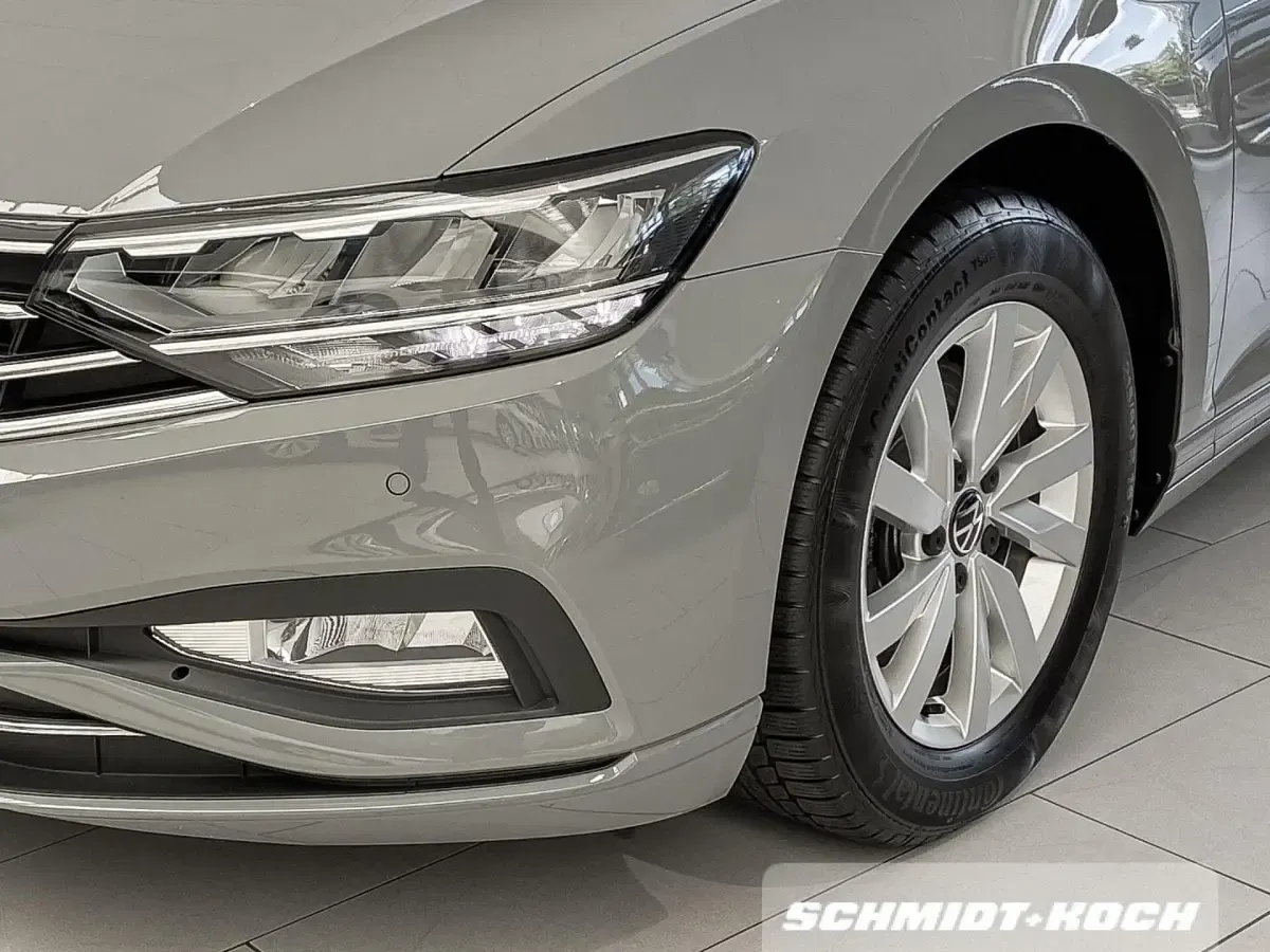 Gebraucht VW Passat Business 150 PS (110 kW) 2024 Mondsteingrau (grau) Kombi