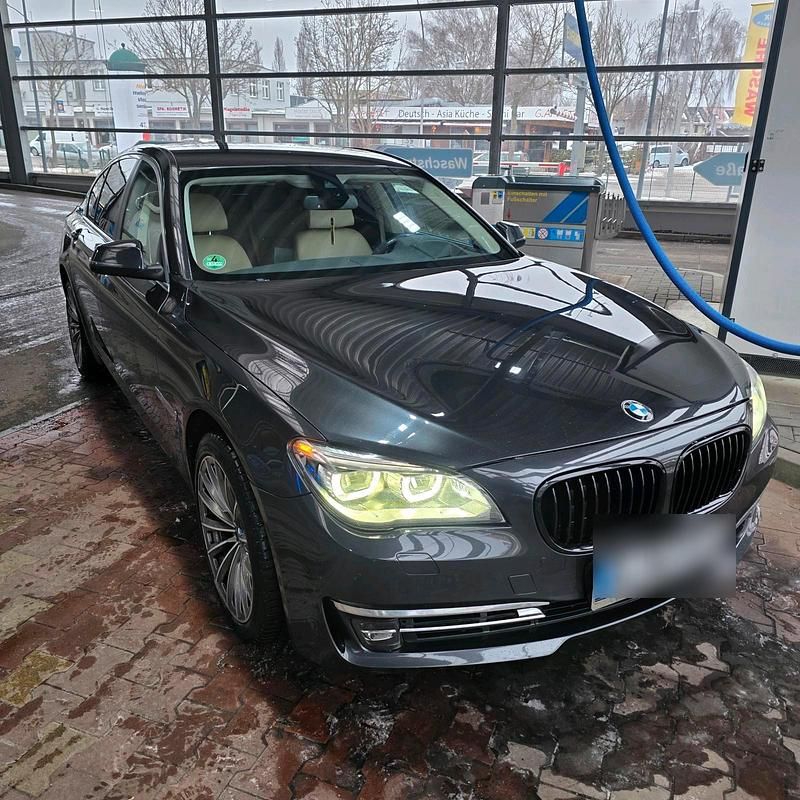 Gebraucht BMW 740L 313 PS (230 kW) 2013 Grau Limousine