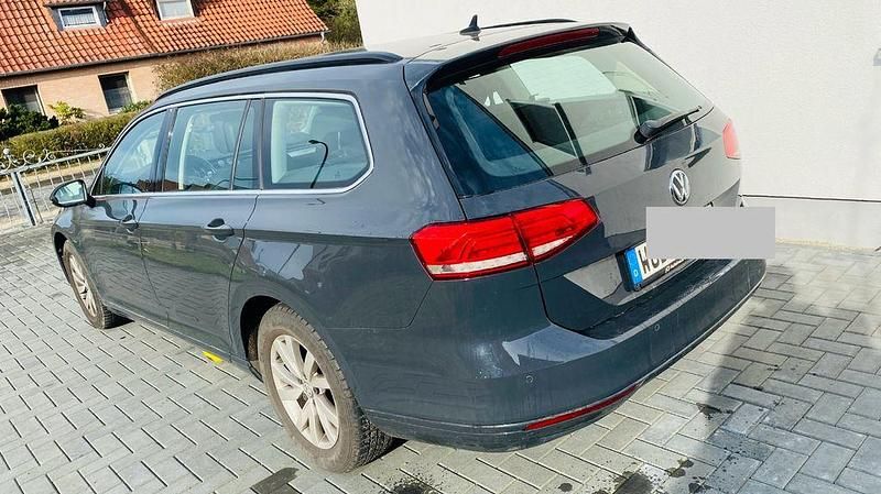 Gebraucht VW Passat Comfortline 150 PS (110 kW) 2019 Grau Kombi