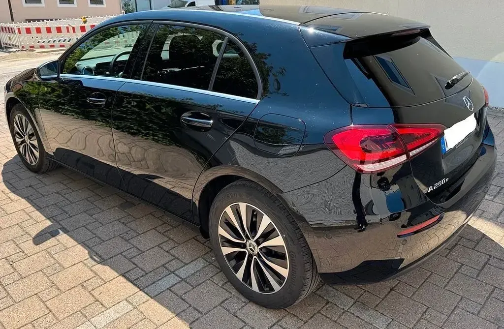 Gebraucht Mercedes A250 Style 218 PS (160 kW) 2020 Schwarz Limousine