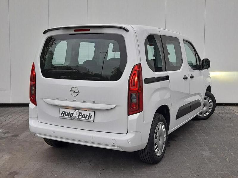 Neu Opel Combo Life Basis 110 PS (80 kW) 2025 Lackierung weiss icy/typ ausse Van / Kleinbus