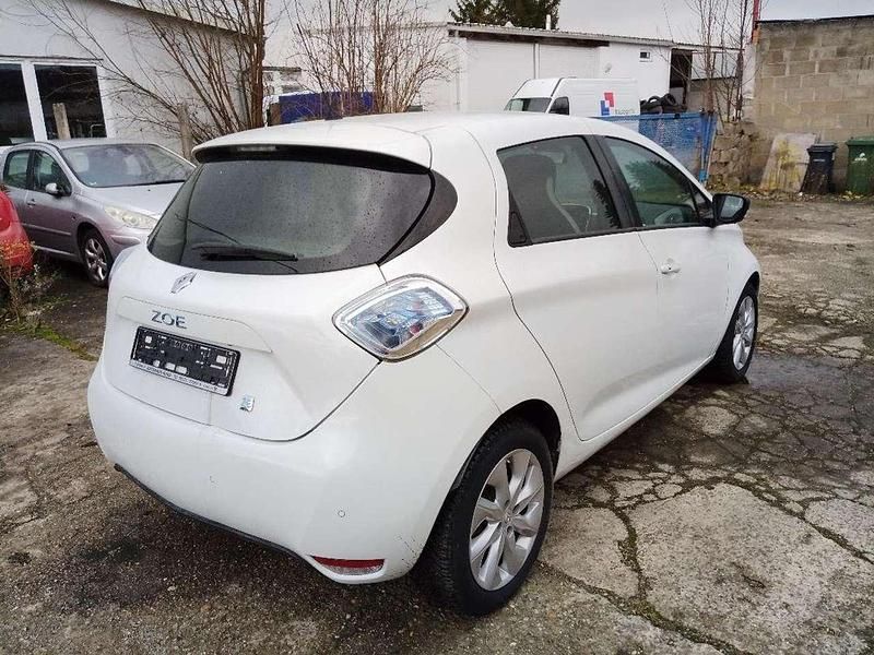 Gebraucht Renault Zoe Intens 42 kW (58 PS) 2016 Weiss "nacre" Kleinwagen