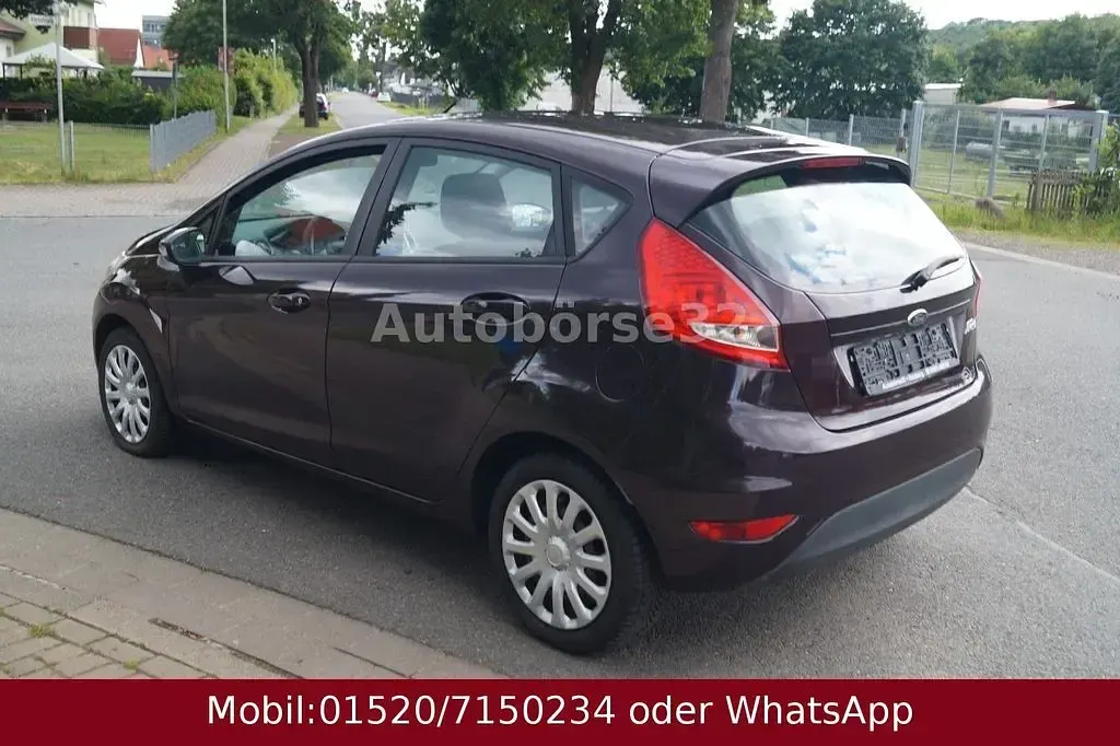 Gebraucht Ford Fiesta Trend 82 PS (60 kW) 2011 Rot Limousine