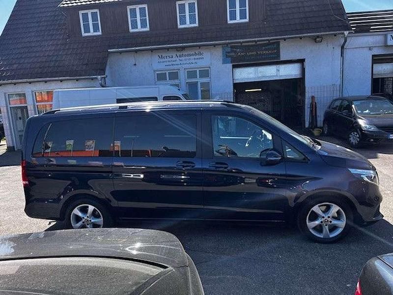 Gebraucht Mercedes V220 Avantgarde Edition 190 PS (139 kW) 2019 Cavansitblau metallic Van / Kleinbus
