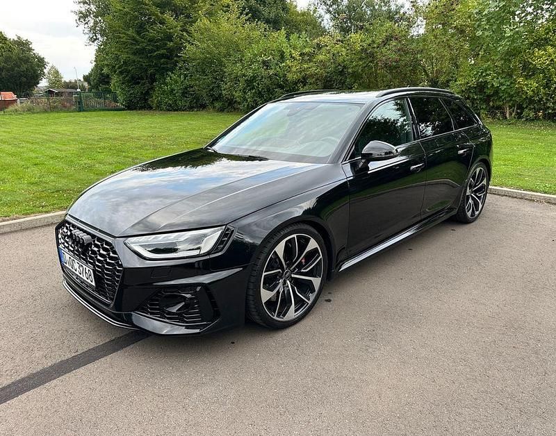 Schwarz Gebraucht 2023 Audi RS4 Competition Kombi | 68.999 € (Superpreis) - Bild 1/4