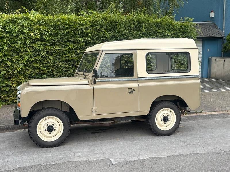 Beige Gebraucht 1987 Land Rover 88 SUV | 19.999 € - Bild 1/4