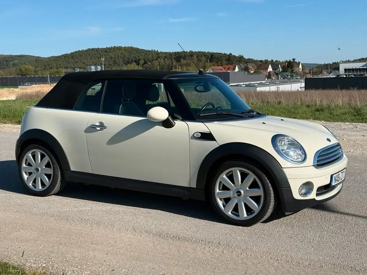 Gebraucht Mini Cooper Cabriolet 120 PS (88 kW) 2009 Weiß Cabrio
