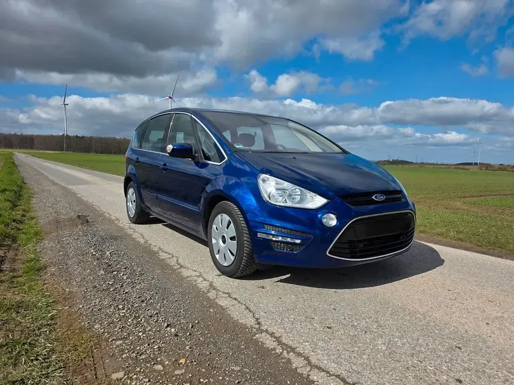 Używany Ford S-MAX Titanium 203 KM (149 kW) 2015 Niebieski Minivan