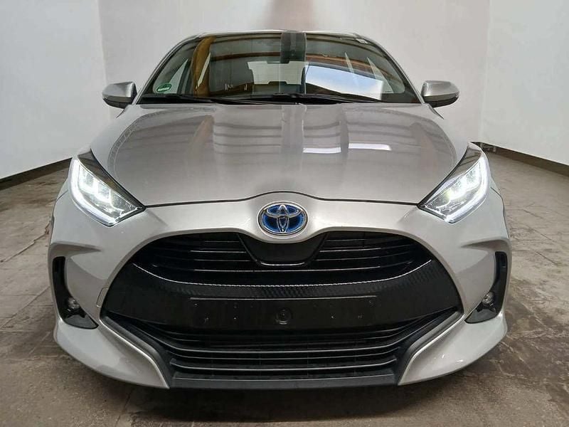 Gebraucht Toyota Yaris Hybrid Team 92 PS (67 kW) 2023 Silber Limousine