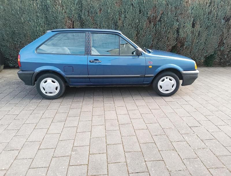 Second-hand VW Polo 45 CP (33 kW) 1992 Albastru Hatchback