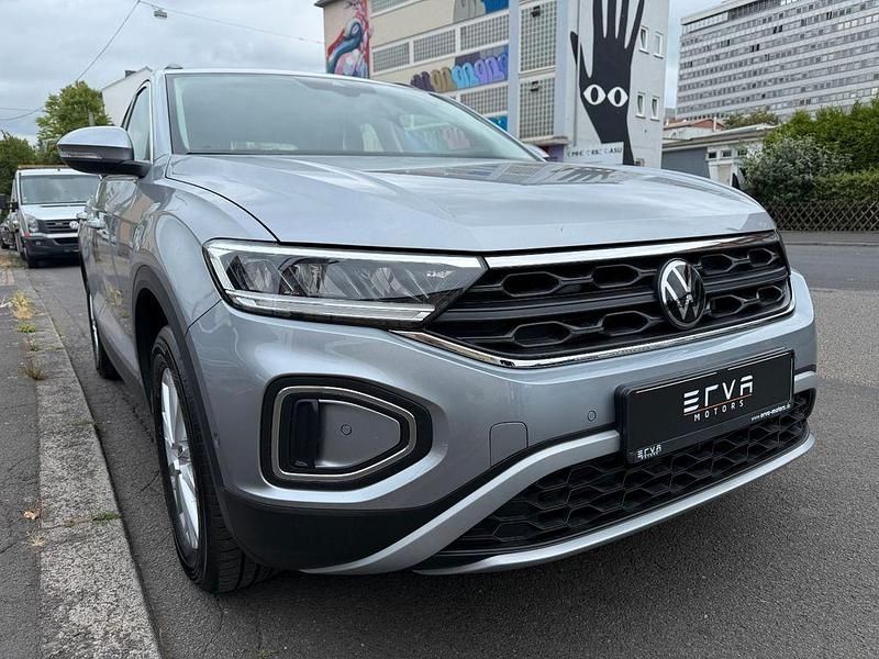 Silber Gebraucht 2023 VW T-Roc Life SUV | 23.950 € (Fairer Preis) - Bild 1/4