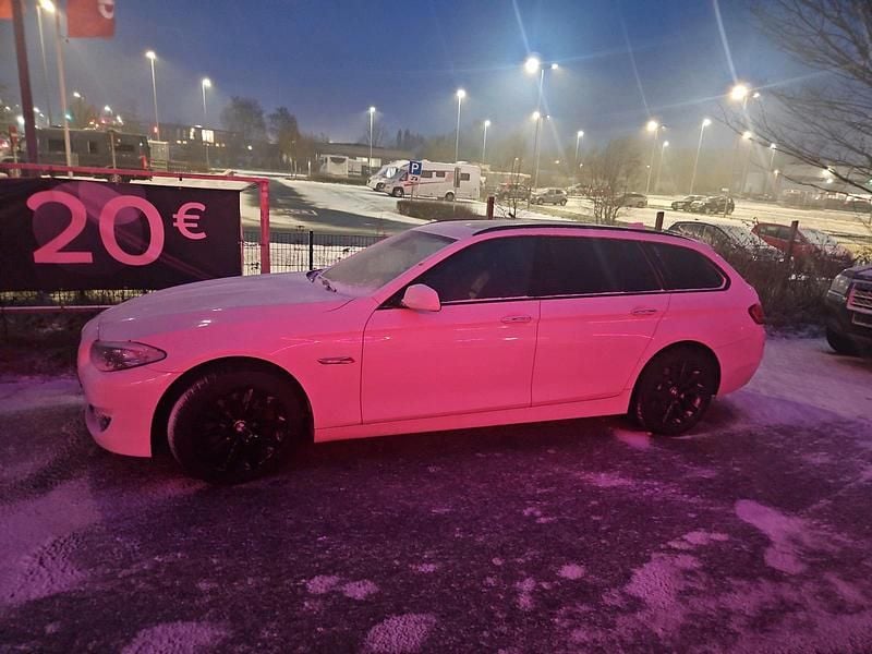Weiß Gebraucht 2012 BMW 520 Kombi | 8.500 € - Bild 1/4