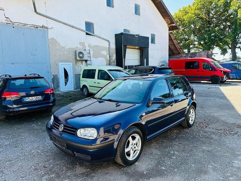 Blau Gebraucht 2001 VW Golf IV Limousine | 1.799 € (Etwas zu teuer) - Bild 1/4