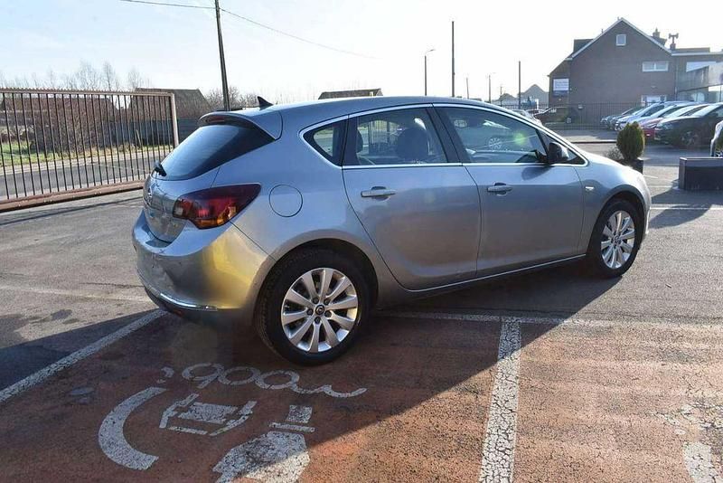 Gebraucht Opel Astra Cosmo 165 PS (121 kW) 2014 Grau Limousine