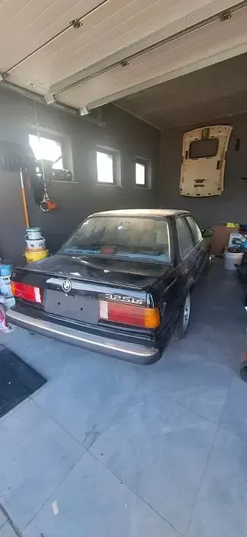 Używany BMW 325 Performance 170 KM (125 kW) 1987 Czarny