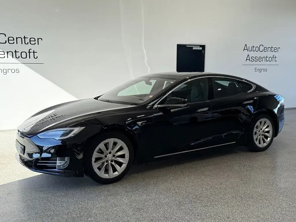Second-hand Tesla Model S 244 kW (333 CP) 2019 Negru Hatchback