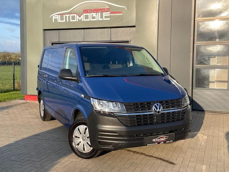 Używany VW Transporter 110 KM (80 kW) 2023 Niebieski Van
