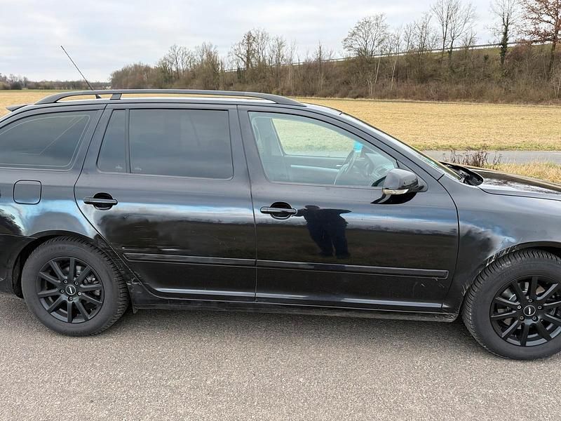 Gebraucht Skoda Octavia 101 PS (74 kW) 2009 Schwarz Kombi