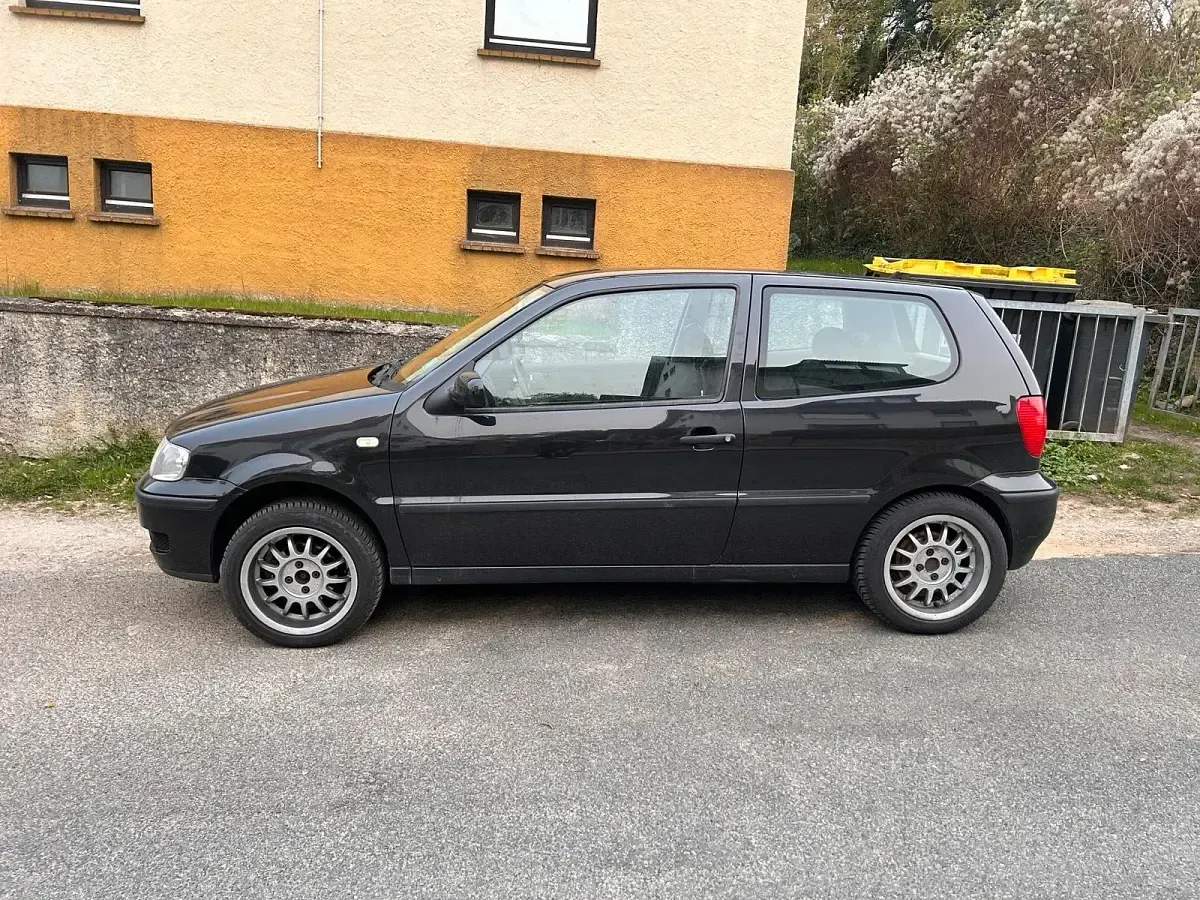 Gebraucht VW Polo 50 PS (36 kW) 1999 Schwarz Kleinwagen